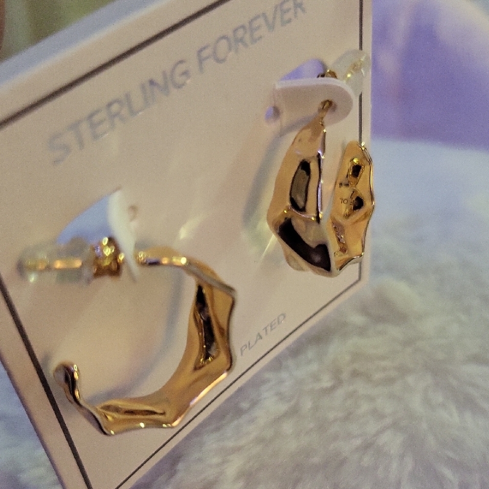 Twisted Gold Earrings - Picture 4 of 4